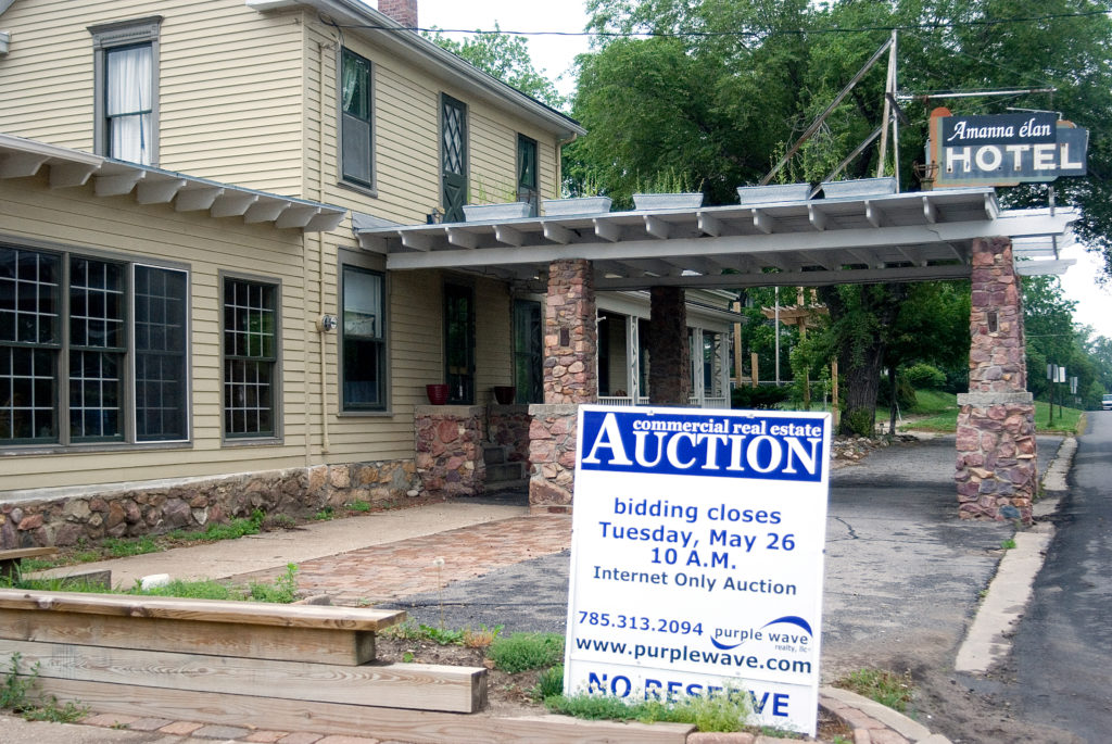 Tonganoxie cafe that inspired ‘Bus Stop’ has new owner News, Sports